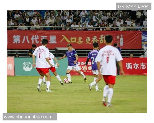 男生谈论足球明星的魅力与影响力探讨 男生谈论足球明星的魅力与影响力探讨